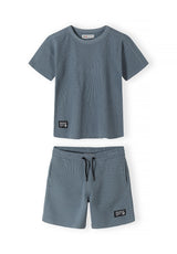 Colour: blue-grey