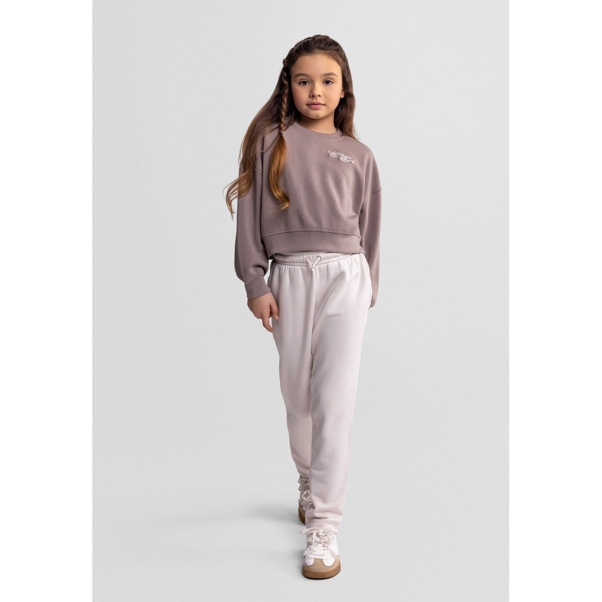 Girls' cropped sweatshirt in taupe — complete product view for square Shop card
