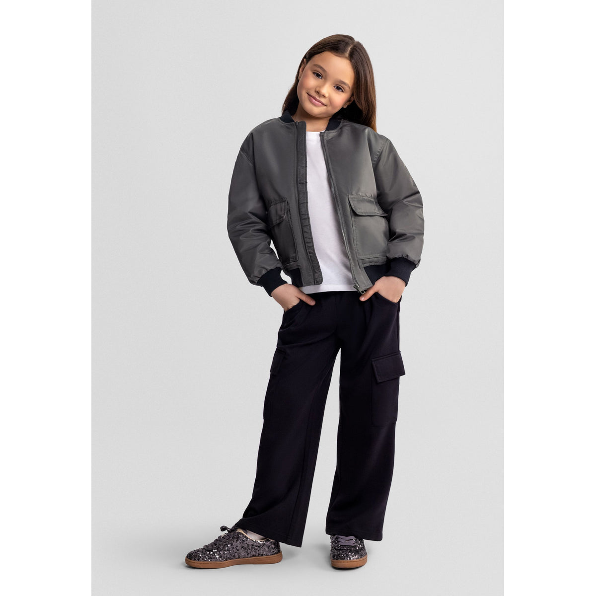 Girls' wide-leg cargo trousers in black — complete product view for square Shop card