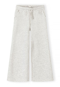 Colour: mottled grey