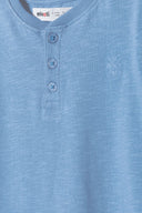 T-shirt z krótkim rękawem i guzikami