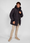 Długa kurtka ocieplana z kieszeniami i polarową podszewką